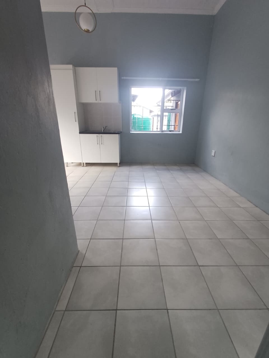 To Let 1 Bedroom Property for Rent in Queenstown Central Eastern Cape